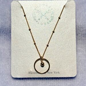Luxurious Hammered Gold Circle Pendant Necklace